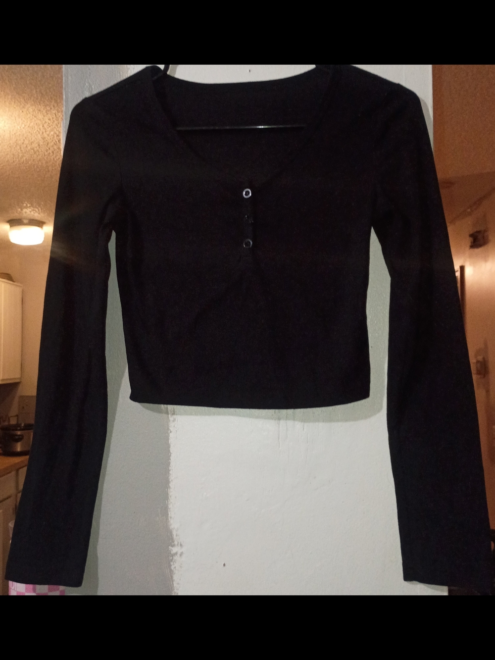 Black Long-Sleeve Henley Crop Top - Women